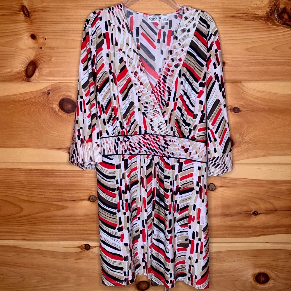 Cato 22/24 Faux Wrap Geometric Tie-Back Tunic